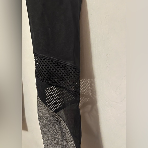 EUC VS PINK leggings grey/black size small - Picture 3 of 6